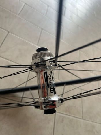Used Dt Swiss R32 Spline Wheelset 2023 bike — image 4 of 6