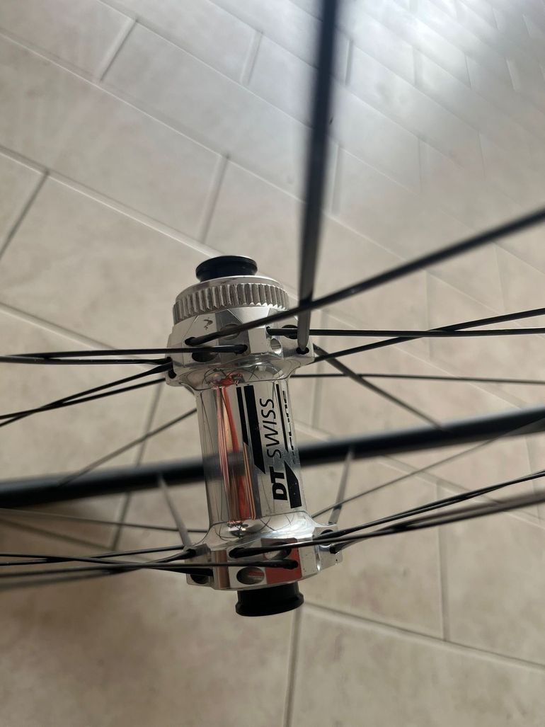 Used Dt Swiss R32 Spline Wheelset 2023 bike — image 4 of 6