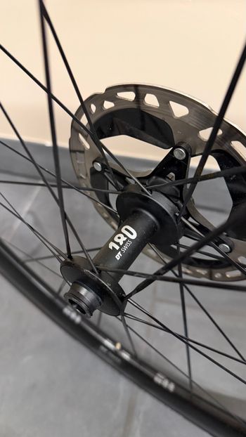 Použité Dt Swiss Complete Wheels 2024 bike — obrázek 9 z 10