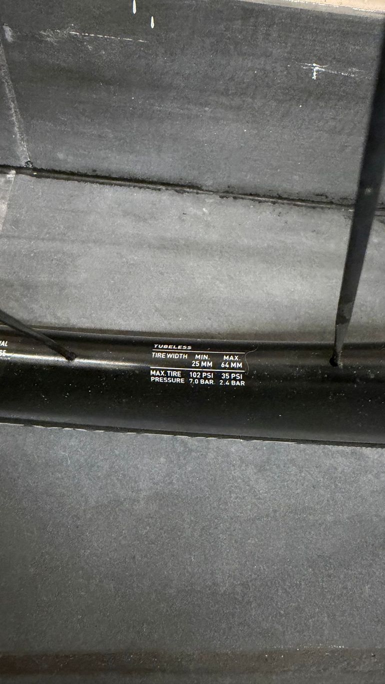 Použité Dt Swiss Complete Wheels 2024 bike — obrázek 6 z 10
