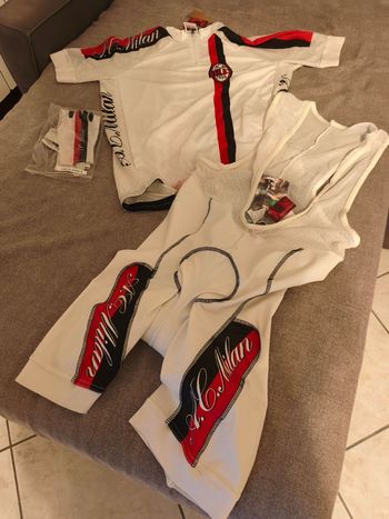 Używany ROSTI completino ciclismo A.C. MILAN 2019 bike — zdjęcie 2 z 7