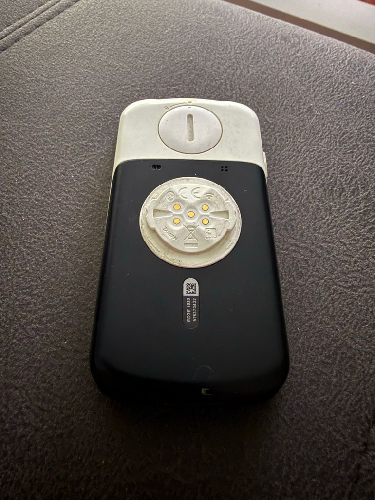 Used Garmin Edge 1030 GPS Cycling Computer bike — image 2 of 2