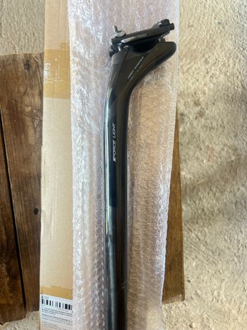 Tweedehands Fsa reggisella k-force light carbon monocoque Saddles & Seatposts