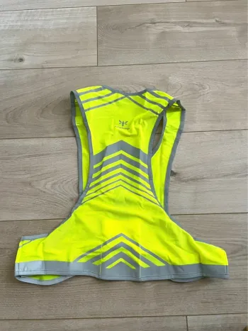 Used Apidura Packable Visibility Vest bike — image 2 of 4