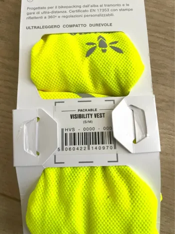 Used Apidura Packable Visibility Vest bike — image 3 of 4