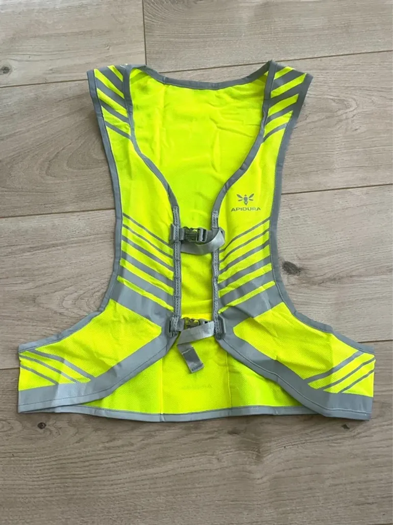 Used Apidura Packable Visibility Vest bike — image 1 of 4