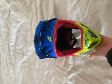 Used Bluegrass Casque inteGral bluegrass bike — image 2 of 3