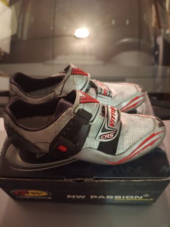 Used Vittoria CRS bike — image 4 of 6