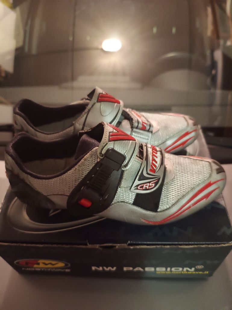 Used Vittoria CRS bike — image 4 of 6