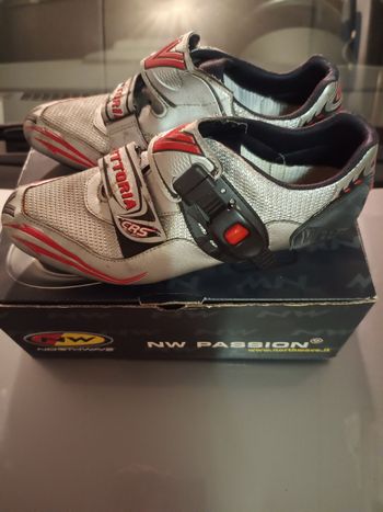 Used Vittoria CRS bike — image 2 of 6