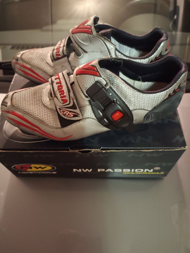 Used Vittoria CRS bike — image 2 of 6