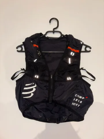 Used Compressport Ultrun S Pack Evo 15 bike — image 3 of 12