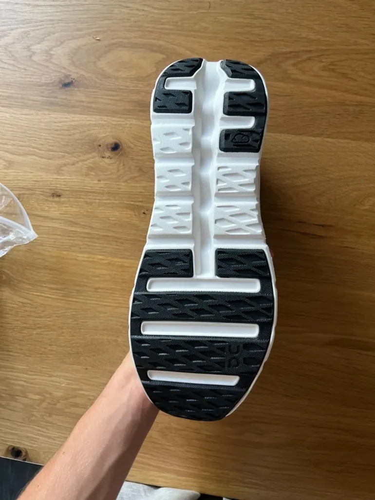 On Running Cloud bike usato — immagine 7 di 7