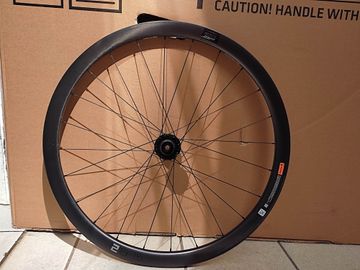 Brugt Giant SLR 2 Carbon Wheels 2025 bike — billede 2 af 3
