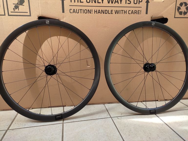 Tweedehands Giant SLR 2 Carbon Wheels 2025 bike — afbeelding 1 van 3