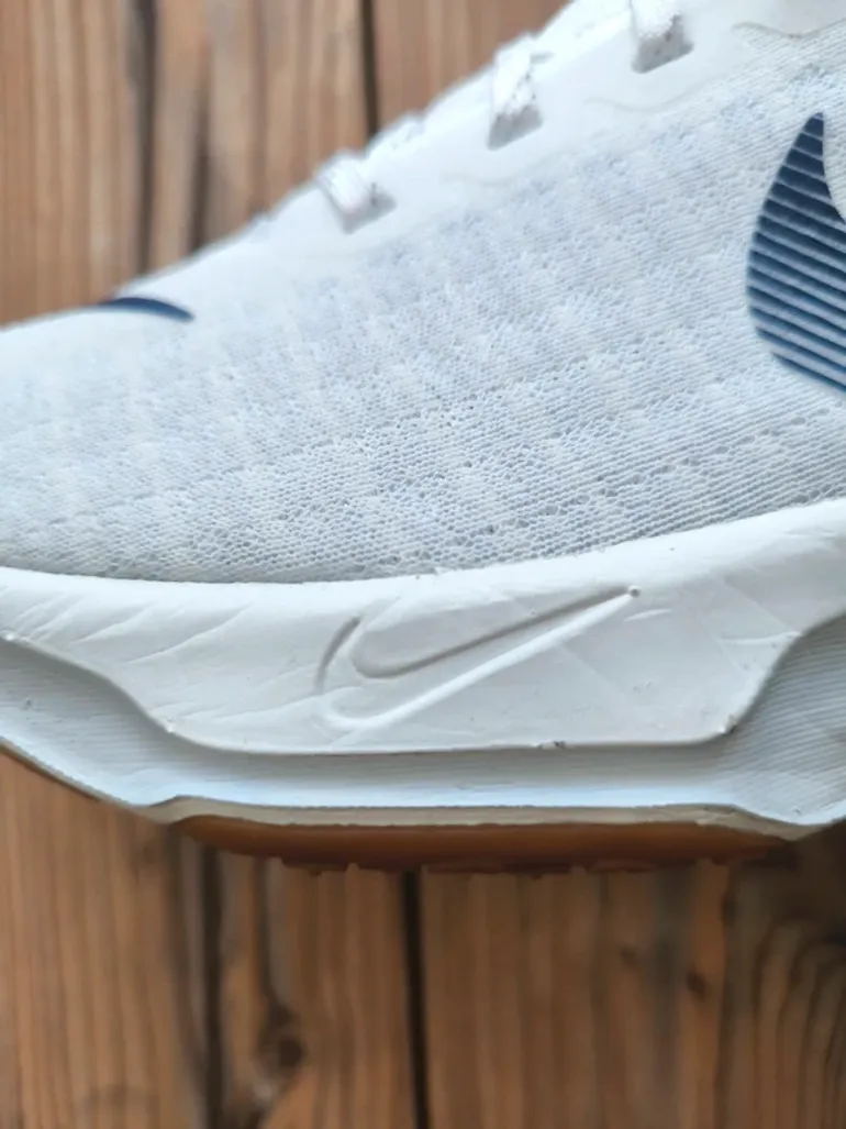 Nike Invincible 3 bike d'occasion — image 8 sur 15