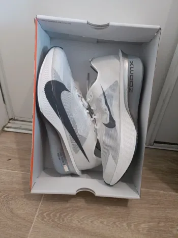 Nike ZoomX Vaporfly Next% 4 bike d'occasion — image 2 sur 8