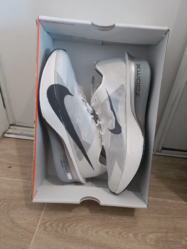 Nike ZoomX Vaporfly Next% 4 bike d'occasion — image 2 sur 8