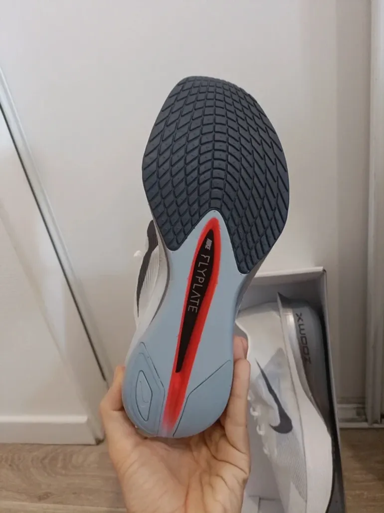Nike ZoomX Vaporfly Next% 4 bike d'occasion — image 6 sur 8