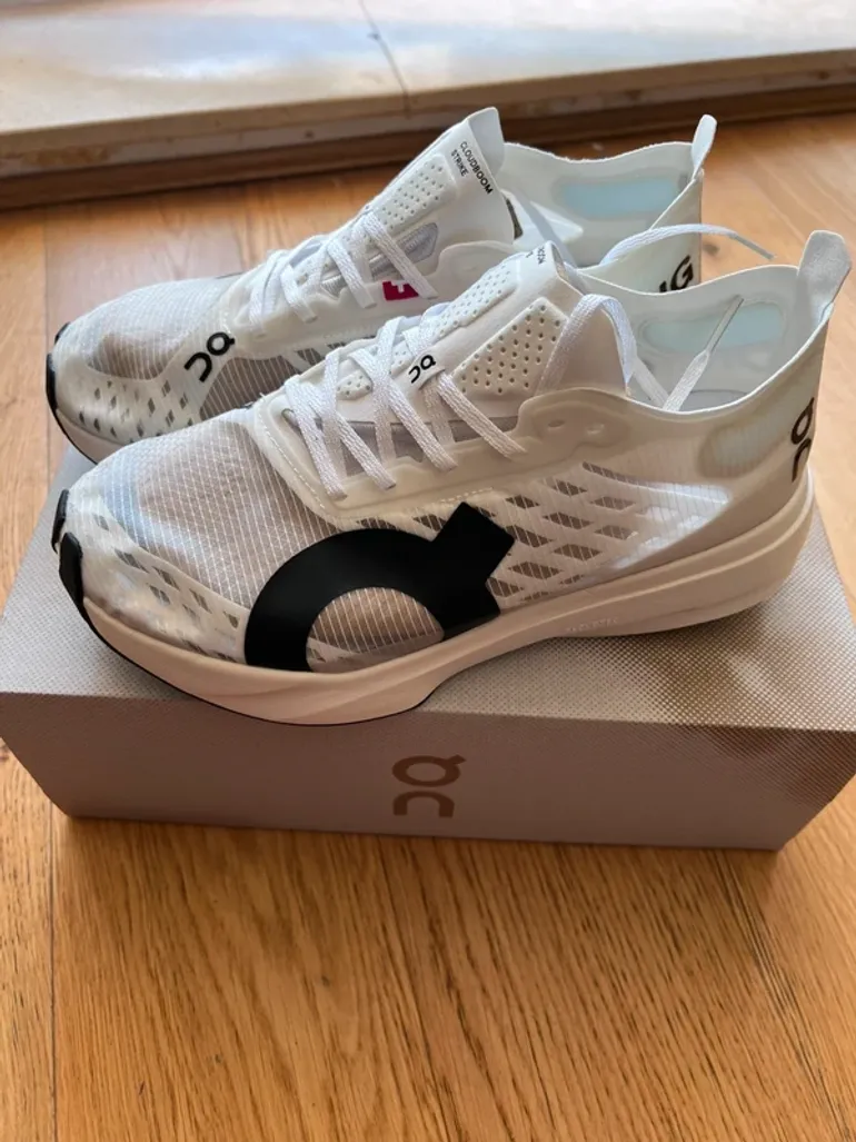 Used Lightweight White Racing Running Shoes bike — image 1 of 7