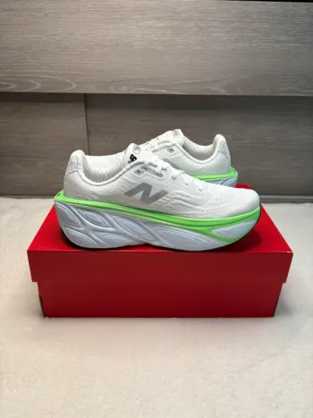 New Balance Fresh Foam X More v5 bike d'occasion — image 4 sur 11