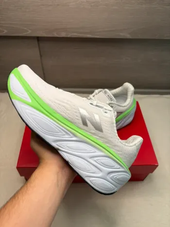 New Balance Fresh Foam X More v5 bike d'occasion — image 2 sur 11