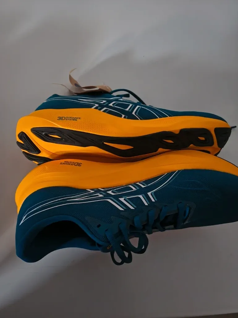 Used Asics GT 2000 14 bike — image 2 of 5