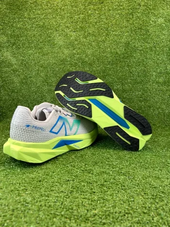 Używany New Balance Propel V5 bike — zdjęcie 5 z 12