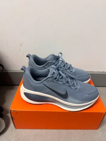 Nike Vomero 18 bike d'occasion — image 4 sur 8
