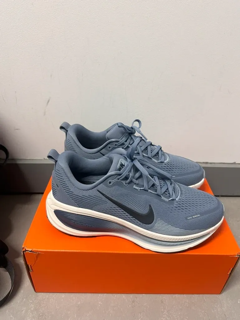 Nike Vomero 18 bike d'occasion — image 4 sur 8