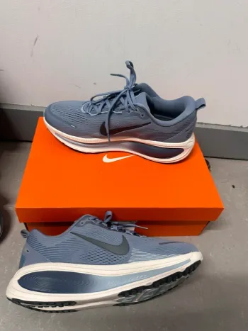 Nike Vomero 18 bike d'occasion — image 6 sur 8