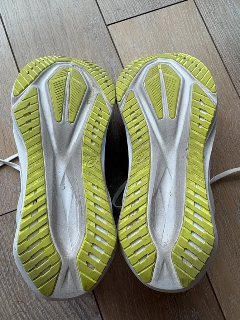 Asics Novablast 5 2026 bike d'occasion — image 4 sur 9