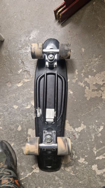 Used Street Surfing Skateboard Beach Board 22" bike — image 3 of 3