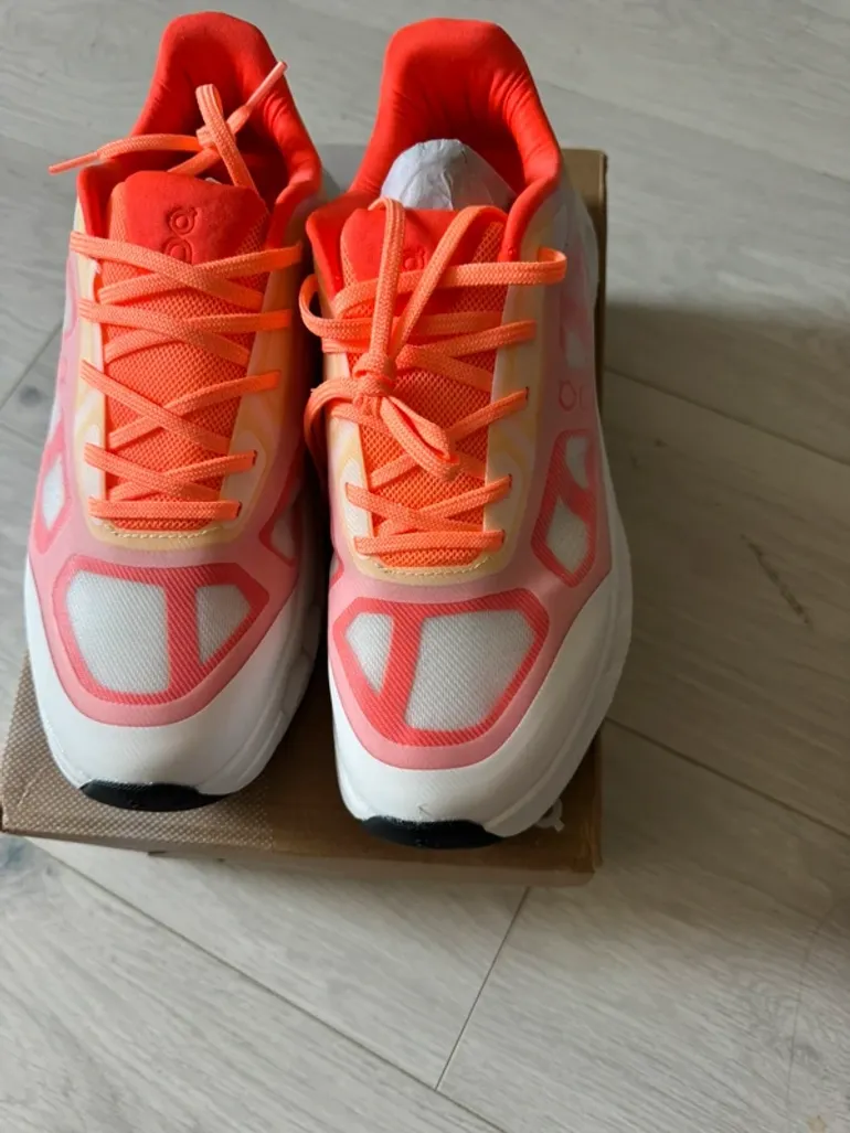 On Running On Schuhe bike usato — immagine 3 di 4