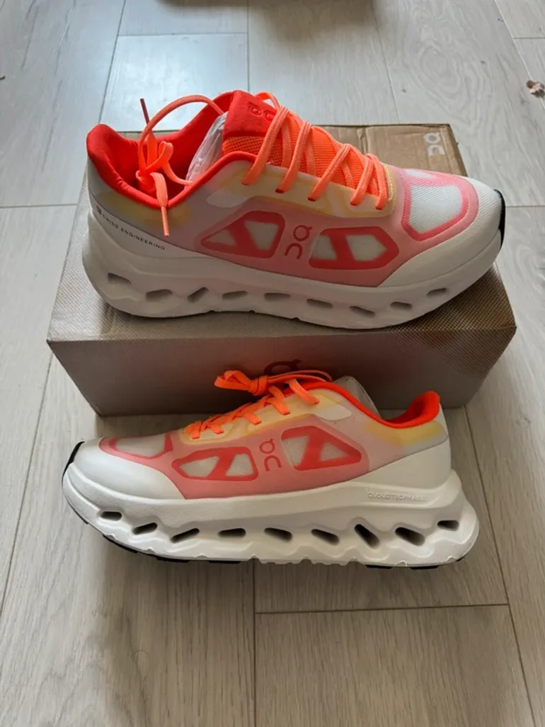 On Running On Schuhe bike usato — immagine 2 di 4
