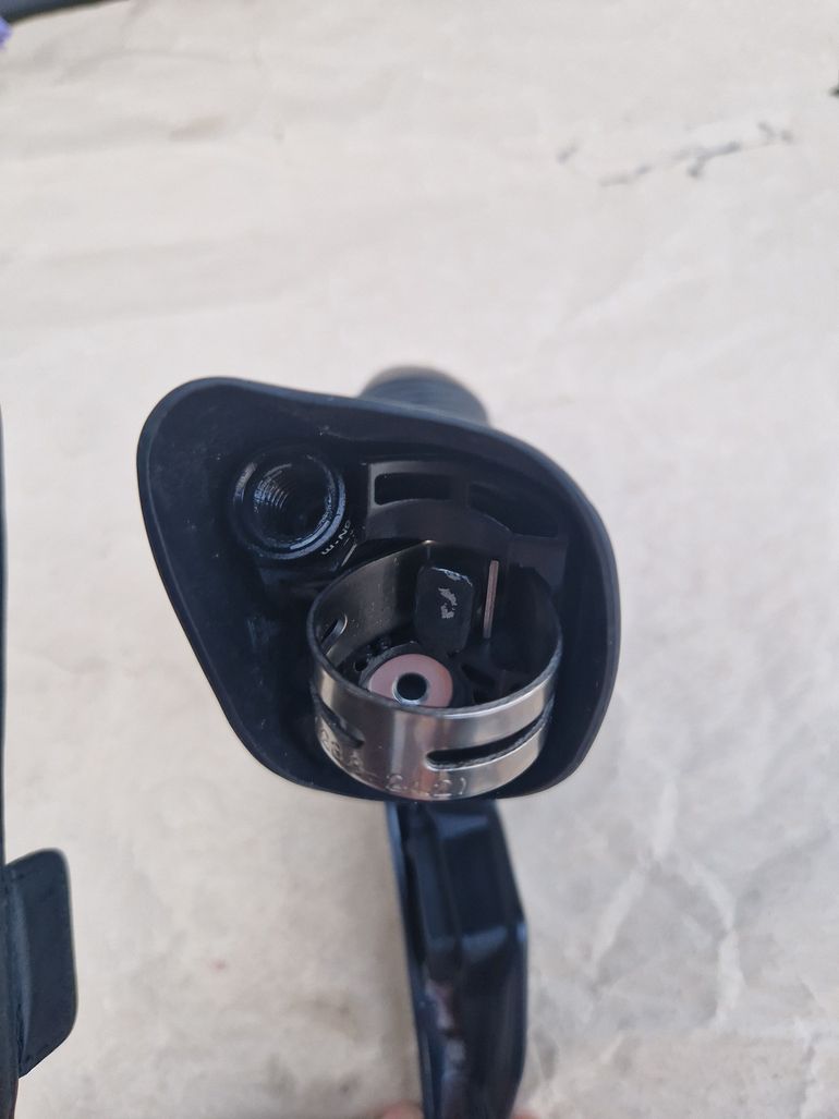 Used Shimano Ultegra ST8070R DI2 11s dics højregreb 2024 bike — image 7 of 8