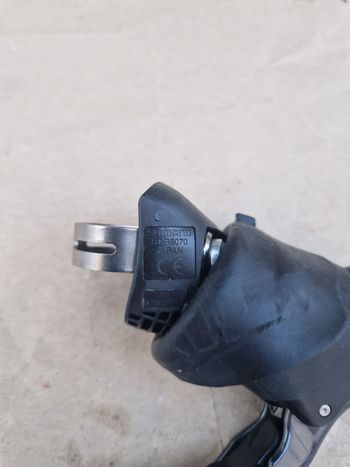 Used Shimano Ultegra ST8070R DI2 11s dics højregreb 2024 bike — image 8 of 8