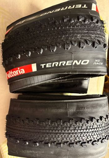 Vittoria Terreno XC Race 29 x 2.25 / 700 x 57mm 2026 bike d'occasion — image 2 sur 2