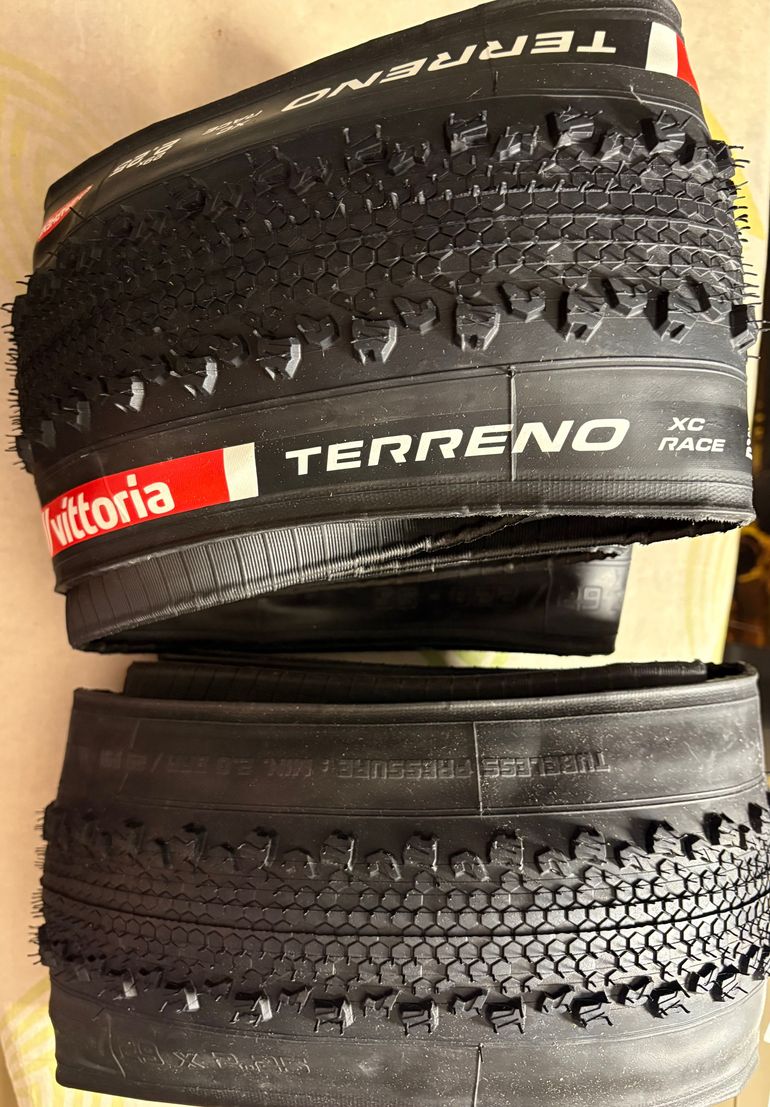 Vittoria Terreno XC Race 29 x 2.25 / 700 x 57mm 2026 bike d'occasion — image 2 sur 2