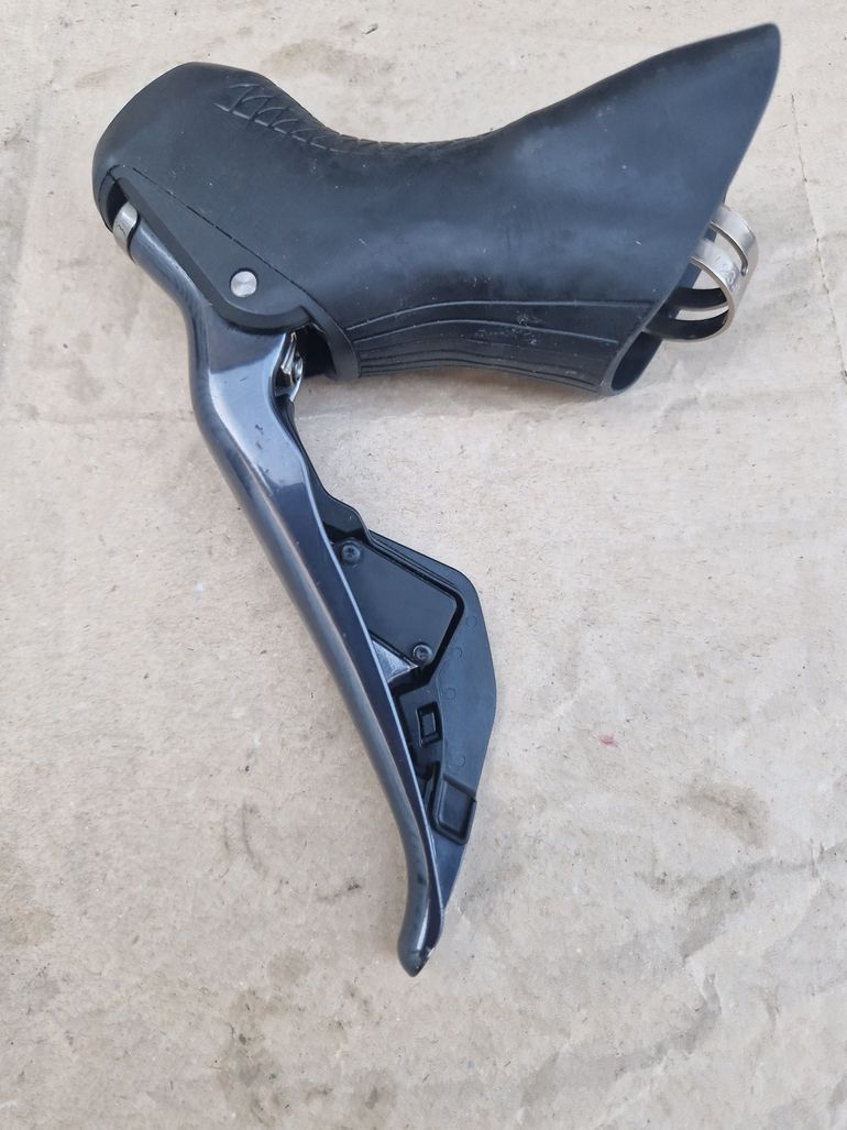 Used Shimano Ultegra ST8070R DI2 11s disc højregreb 2024 bike — image 6 of 8