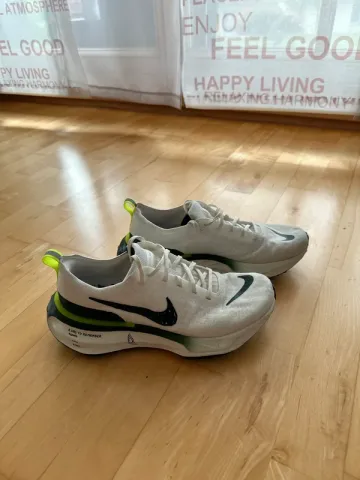 Nike Invincible 3 Running Shoes usato