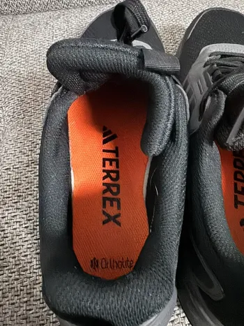 Käytetty Adidas tracefinder bike — kuva 7 / 7