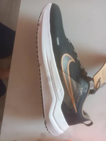 Käytetty Nike running shoes bike
