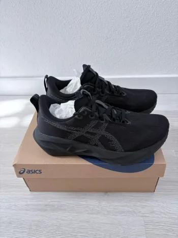 Asics Novablast 5 bike d'occasion — image 2 sur 8