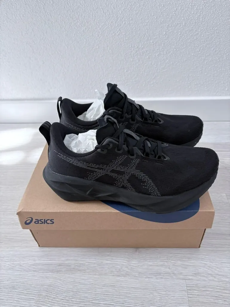 Asics Novablast 5 bike d'occasion — image 2 sur 8