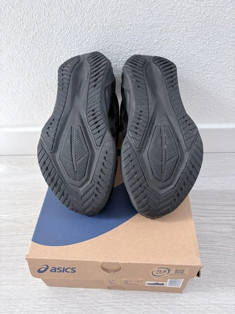 Asics Novablast 5 bike d'occasion — image 4 sur 8