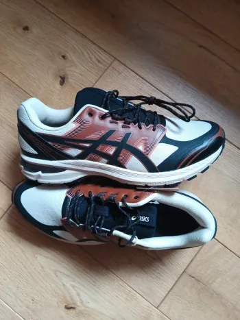 Asics Gel Terrain bike usato