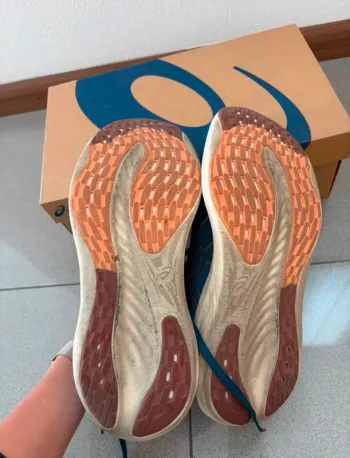 Asics Nimbus bike d'occasion — image 3 sur 5