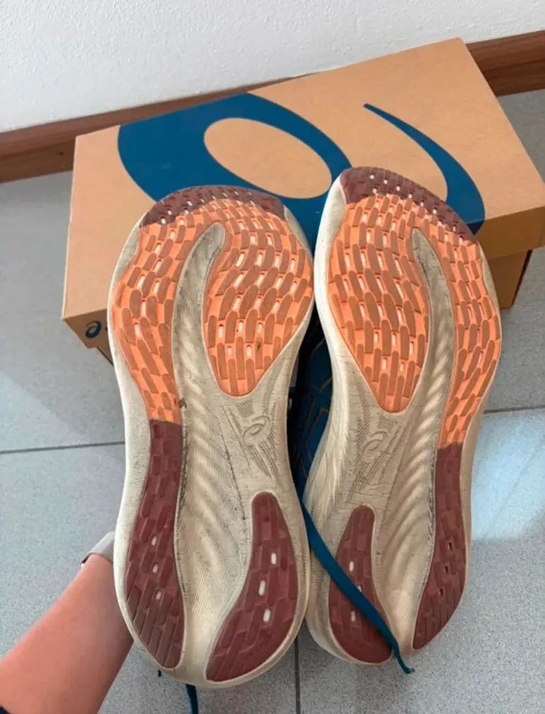 Asics Nimbus bike d'occasion — image 3 sur 5