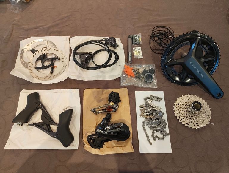Used Shimano Ultegra R8710 Di2 Disc group (NEW) 2026 bike — image 1 of 7